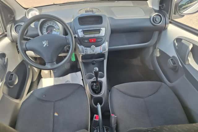 Peugeot 107 (2011) thumbnail 6
