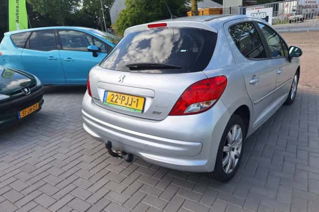 Peugeot 207 (2011) thumbnail 3