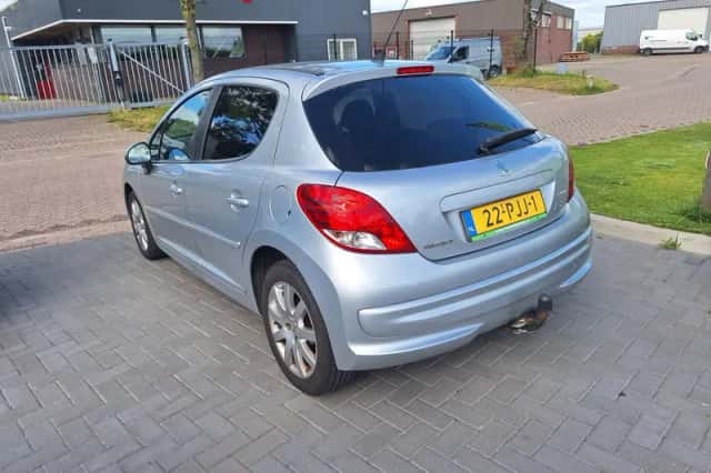 Peugeot 207 (2011) thumbnail 4