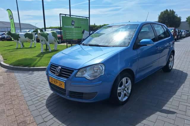 Volkswagen Polo (2005) thumbnail 1