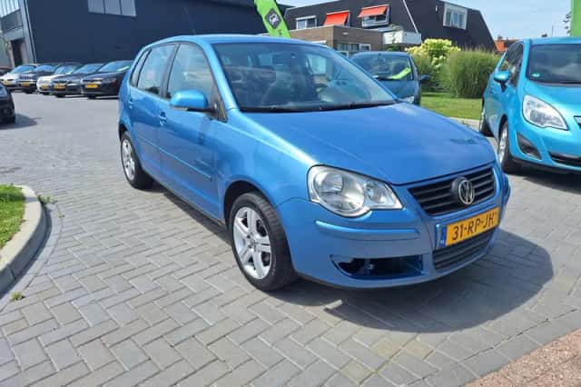 Volkswagen Polo (2005) thumbnail 2
