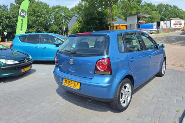 Volkswagen Polo (2005) thumbnail 3