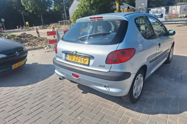 Peugeot 206 (2002) thumbnail 3