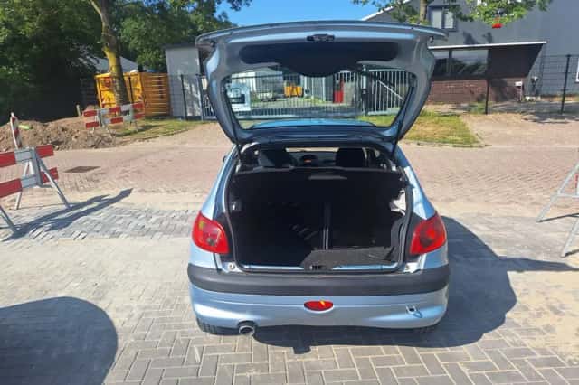 Peugeot 206 (2002) thumbnail 5