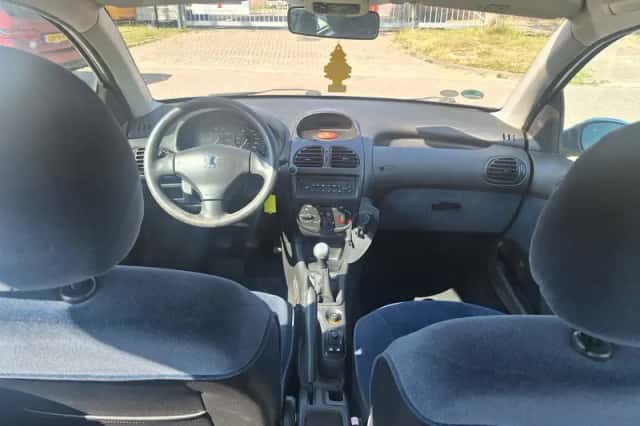 Peugeot 206 (2002) thumbnail 6