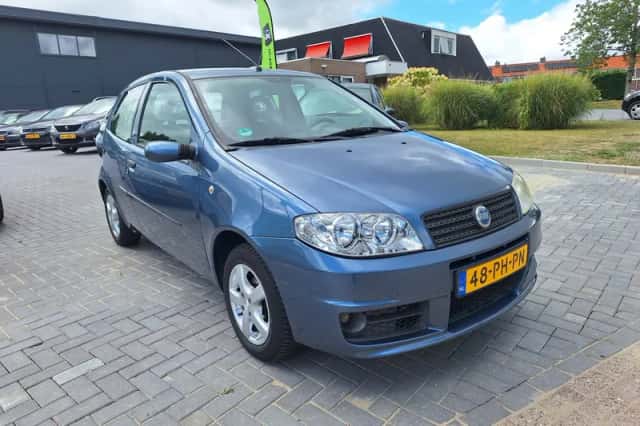 Fiat Punto (2004) thumbnail 2
