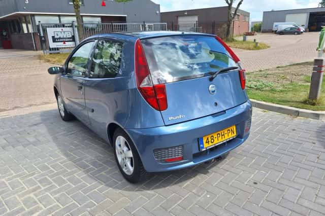 Fiat Punto (2004) thumbnail 4