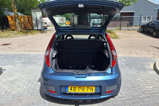 Fiat Punto (2004) thumbnail 5