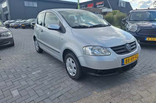 Volkswagen Fox (2007) thumbnail 2