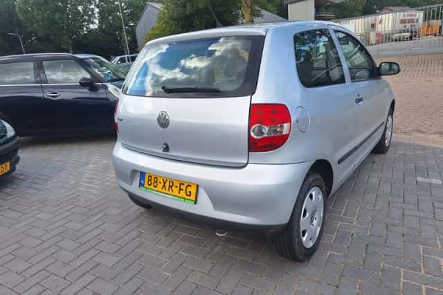 Volkswagen Fox (2007) thumbnail 3