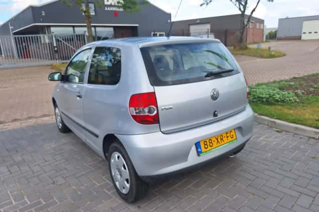 Volkswagen Fox (2007) thumbnail 4