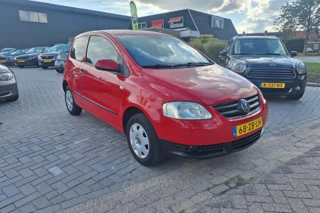 Volkswagen Fox (2008) thumbnail 2
