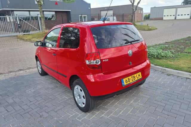 Volkswagen Fox (2008) thumbnail 4