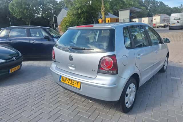 Volkswagen Polo (2006) thumbnail 3