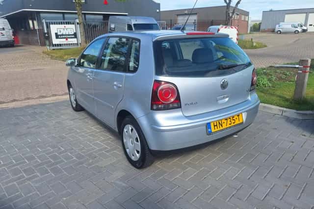 Volkswagen Polo (2006) thumbnail 4