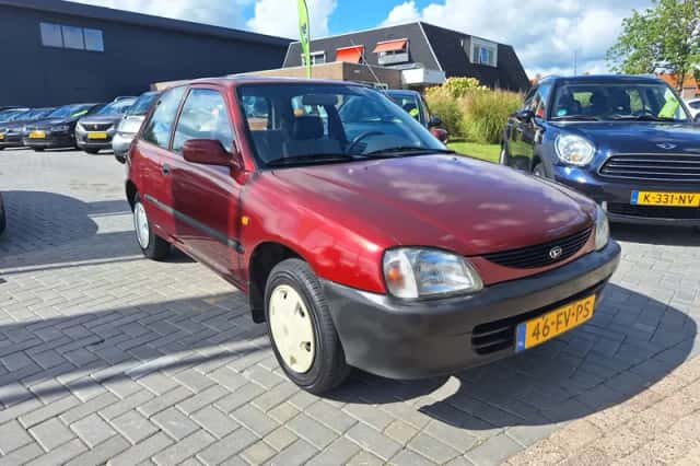 Daihatsu Charade (2000) thumbnail 2