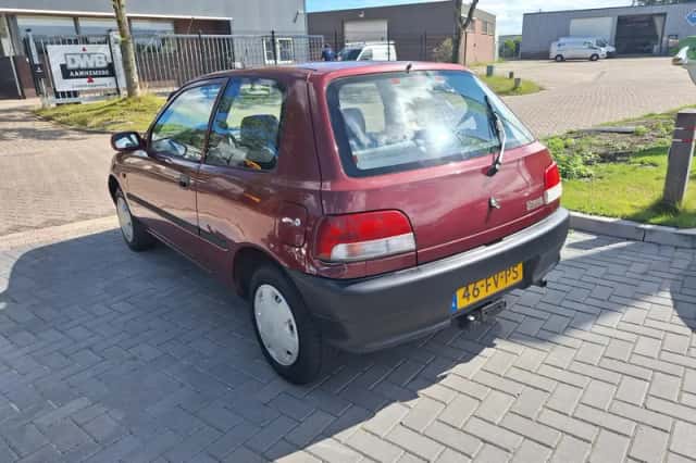 Daihatsu Charade (2000) thumbnail 4