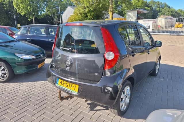 Opel Agila (2008) thumbnail 3