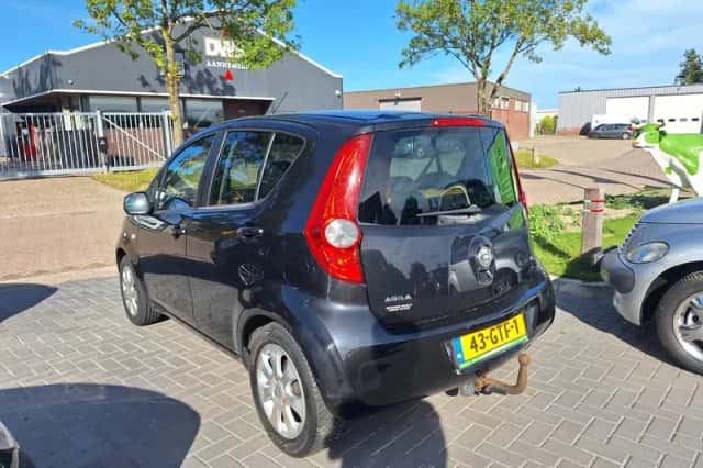 Opel Agila (2008) thumbnail 4