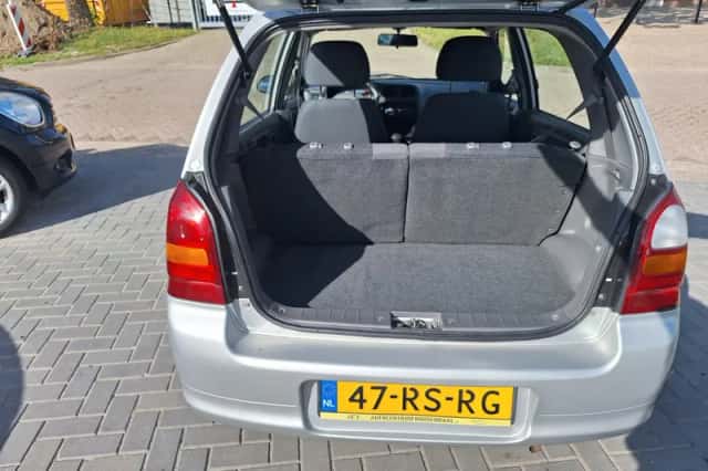 Suzuki Alto (2005) thumbnail 5