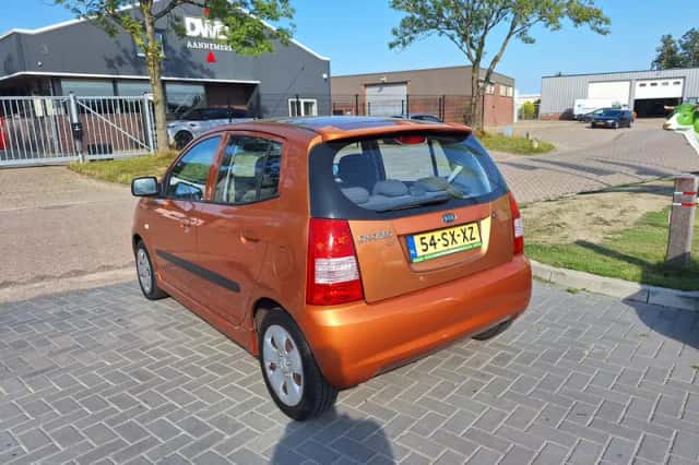 Kia Picanto (2006) thumbnail 4