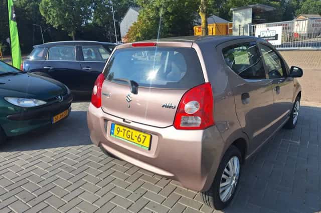 Suzuki Alto (2009) thumbnail 3