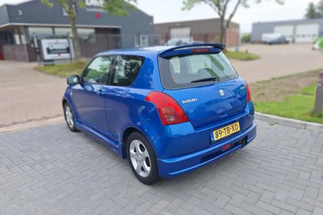 Suzuki Swift (2006) thumbnail 4