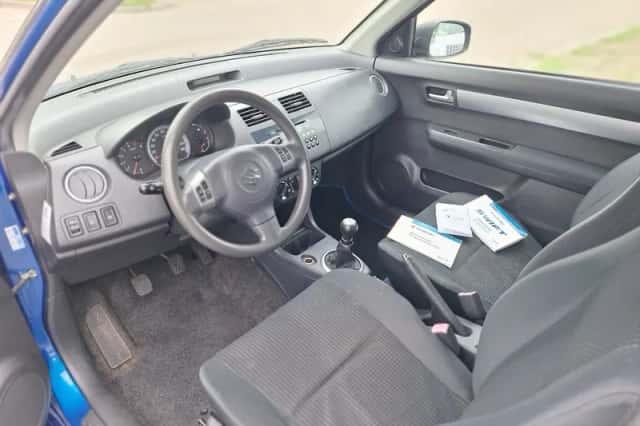 Suzuki Swift (2006) thumbnail 6