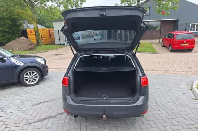 Volkswagen Golf (2015) thumbnail 5
