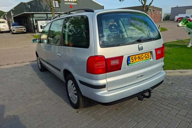 SEAT Alhambra (2003) thumbnail 4