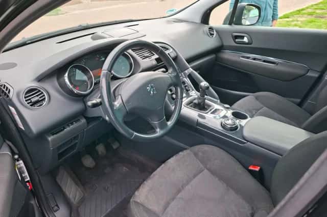 Peugeot 3008 (2009) thumbnail 6