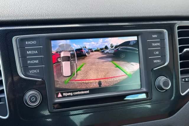 Volkswagen Golf Sportsvan (2015) thumbnail 5