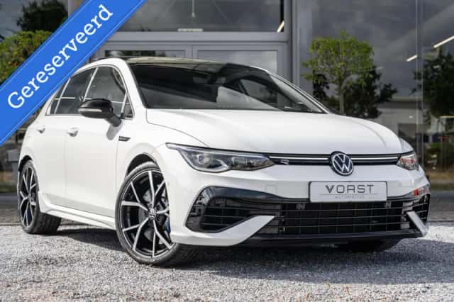 Volkswagen Golf (2022) thumbnail 3