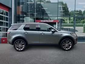 Land Rover Discovery (2016) thumbnail 4