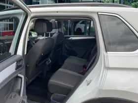 Volkswagen Tiguan (2016) thumbnail 11