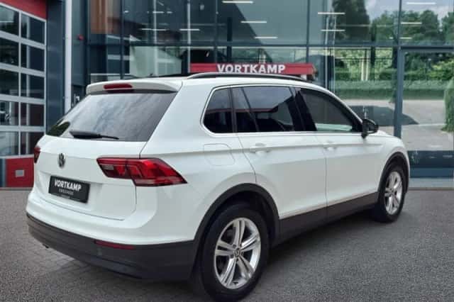 Volkswagen Tiguan (2016) thumbnail 5