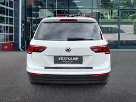 Volkswagen Tiguan (2016) thumbnail 6