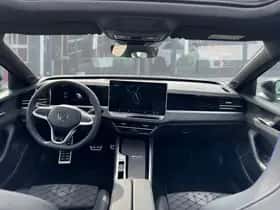 Volkswagen Passat (2024) thumbnail 14