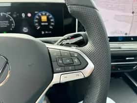 Volkswagen Passat (2024) thumbnail 18