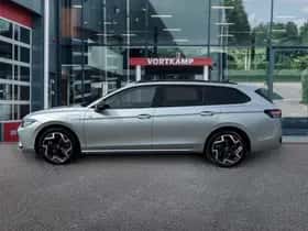 Volkswagen Passat (2024) thumbnail 8