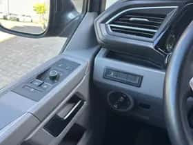 Volkswagen Transporter (2023) thumbnail 18