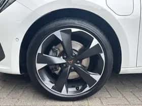 CUPRA Leon (2022) thumbnail 9