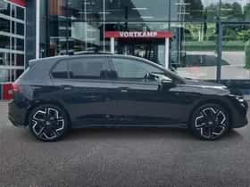 Volkswagen Golf (2026) thumbnail 4