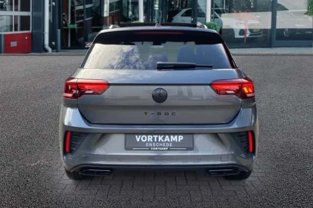 Volkswagen T-Roc (2024) thumbnail 6