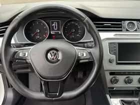 Volkswagen Passat (2015) thumbnail 13