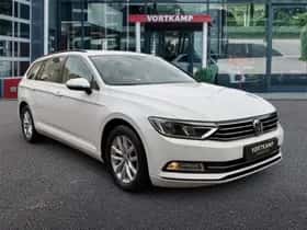 Volkswagen Passat (2015) thumbnail 3