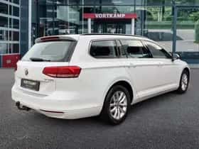 Volkswagen Passat (2015) thumbnail 5