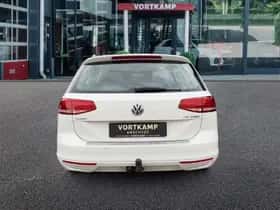 Volkswagen Passat (2015) thumbnail 6