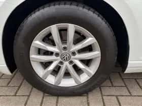 Volkswagen Passat (2015) thumbnail 9