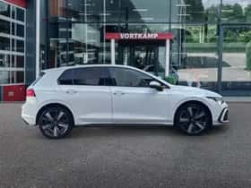 Volkswagen Golf (2021) thumbnail 4
